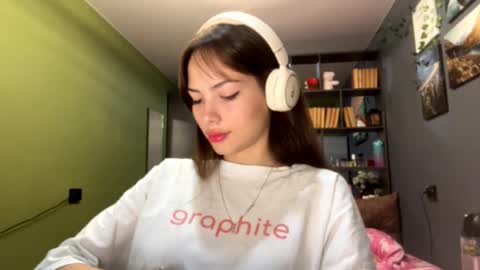 Snapshot of alinedifede chatting on October 2025 10:35:02 AM Alice online show from October 2025 10:35:02 AM