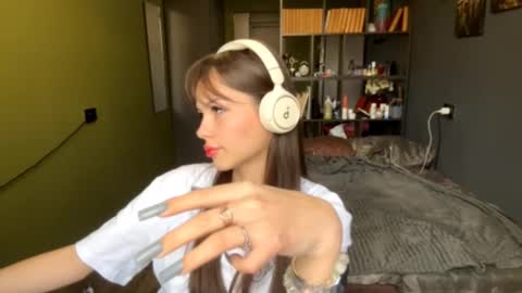 Snapshot of alinedifede chatting on October 2025 07:30:01 AM Alice online show from October 2025 07:30:01 AM