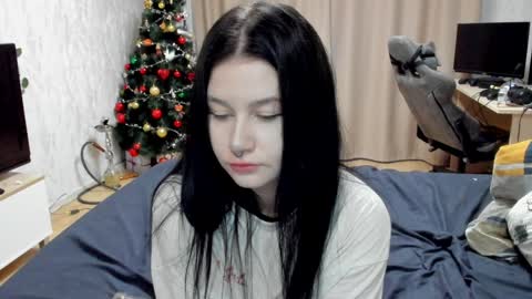 Snapshot of alinegreeeen chatting on December 2024 02:48:02 AM Aline Greeeen online show from December 2024 02:48:02 AM
