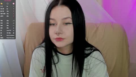 Snapshot of alinegreeeen chatting on January 2025 07:53:01 AM Aline Greeeen online show from January 2025 07:53:01 AM