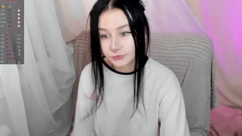 Snapshot of alinegreeeen chatting on February 2025 03:14:02 AM Aline Greeeen online show from February 2025 03:14:02 AM