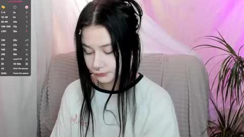Snapshot of alinegreeeen chatting on March 2025 04:17:02 AM Aline Greeeen online show from March 2025 04:17:02 AM