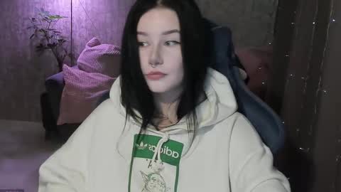 Snapshot of alinegreeeen chatting on September 2025 04:51:02 AM Aline Greeeen online show from September 2025 04:51:02 AM