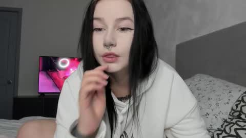 Aline Greeeen online show from March 2026 08:17:01 AM