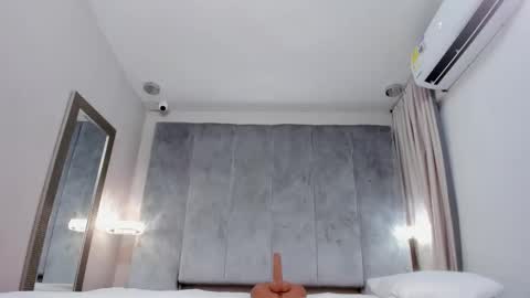 Snapshot of alinnasmith chatting on February 2025 07:53:02 PM Alinna online show from February 2025 07:53:02 PM