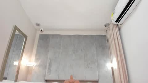 Snapshot of alinnasmith chatting on February 2025 02:06:01 AM Alinna online show from February 2025 02:06:01 AM