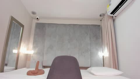 Snapshot of alinnasmith chatting on March 2025 10:42:01 PM Alinna online show from March 2025 10:42:01 PM