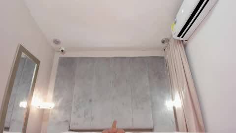 Snapshot of alinnasmith chatting on March 2025 01:05:01 AM Alinna online show from March 2025 01:05:01 AM