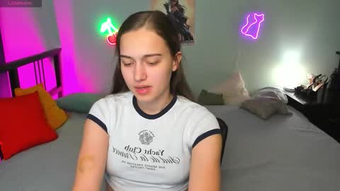 Snapshot of alisa__kelly chatting on October 2025 12:33:02 AM alisa__kelly online show from October 2025 12:33:02 AM