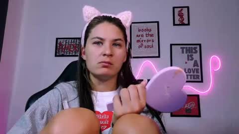 Snapshot of alisarossy chatting on June 2026 01:23:02 PM Alisa online show from June 2026 01:23:02 PM