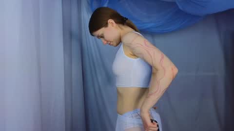 Alisia online show from January 2025 12:58:01 PM