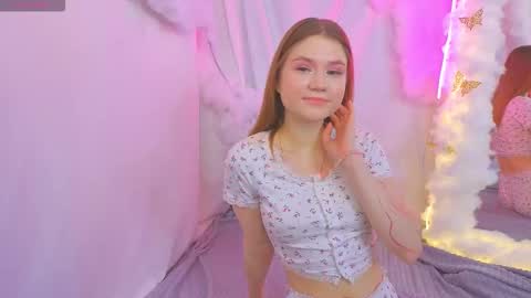 Alisia online show from October 2025 03:30:02 PM