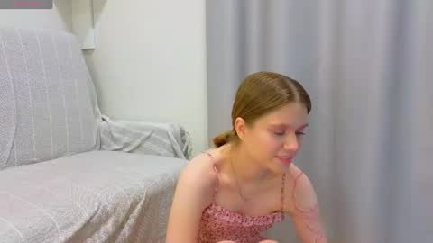 Alisia online show from June 2026 04:04:02 PM