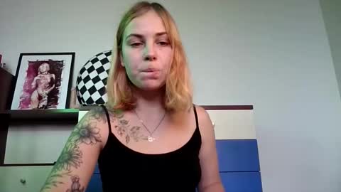 Alisa online show from October 2025 10:41:02 AM