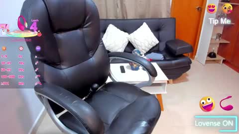 Snapshot of alisonlemoos chatting on May 2026 10:10:01 AM Alisson online show from May 2026 10:10:01 AM