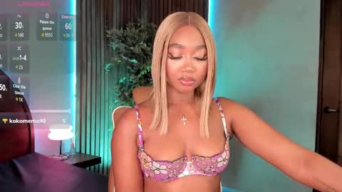 Alison Moon  online show from November 2025 01:59:02 AM