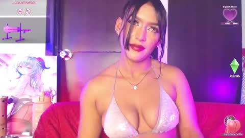 Snapshot of alisse_laurent chatting on January 2025 05:01:02 AM alisse online show from January 2025 05:01:02 AM