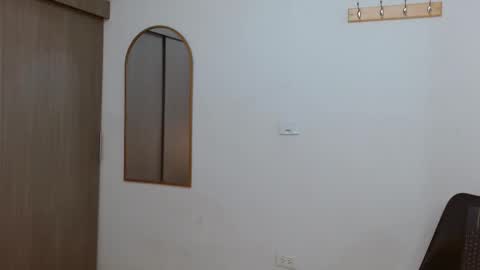 alix online show from November 2025 04:28:01 PM