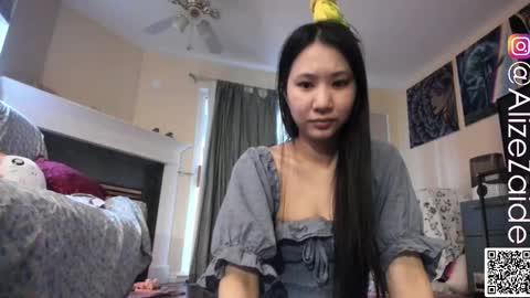 Alize Zaide online show from December 2025 07:18:01 PM