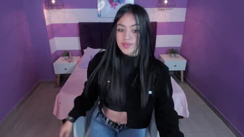 Snapshot of alli_cooper chatting on January 2025 01:04:01 PM Ali online show from January 2025 01:04:01 PM