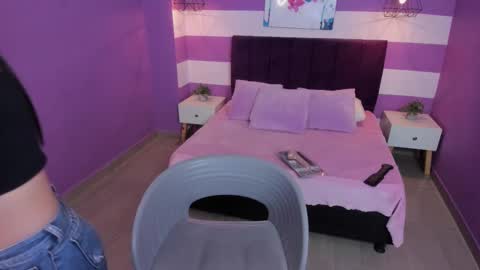 Snapshot of alli_cooper chatting on February 2025 12:48:01 PM Ali online show from February 2025 12:48:01 PM