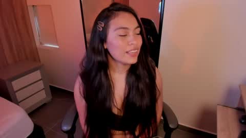 Snapshot of allie_bruce chatting on June 2026 08:19:02 PM A L L I E online show from June 2026 08:19:02 PM