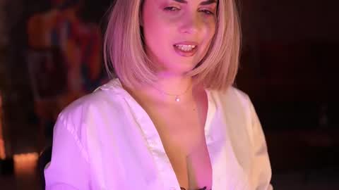 Allie online show from November 2025 06:02:02 AM