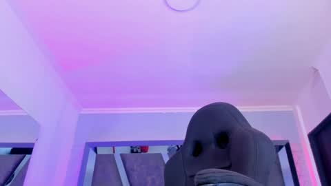    online show from January 2025 04:59:02 PM