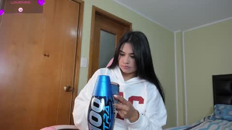 Snapshot of allison_love chatting on January 2025 04:17:01 AM allison online show from January 2025 04:17:01 AM