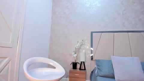 Allison whitee online show from March 2026 09:11:01 PM