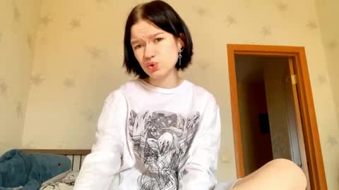 Snapshot of allisonbreese chatting on May 2026 11:37:01 AM Viola online show from May 2026 11:37:01 AM