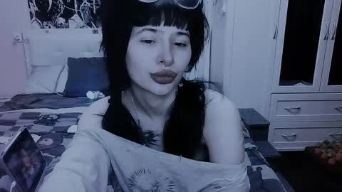 Snapshot of allisondeetz chatting on May 2026 05:12:02 PM Alis online show from May 2026 05:12:02 PM