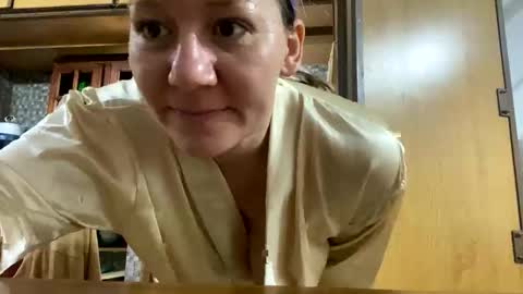 allisonlove2 online show from April 2026 04:20:01 PM