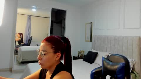 Snapshot of allisonlove_88 chatting on April 2026 04:10:02 AM ALLISON online show from April 2026 04:10:02 AM