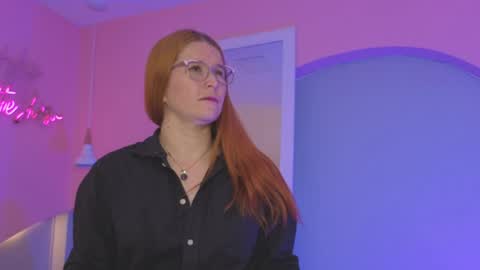 Snapshot of allisonroberts_ chatting on April 2026 10:45:02 AM Alli online show from April 2026 10:45:02 AM