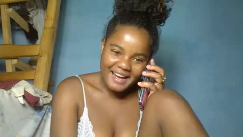 allizida01 online show from November 2025 04:07:02 PM