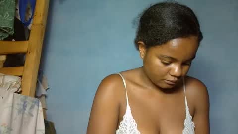 allizida01 online show from November 2025 02:18:01 PM