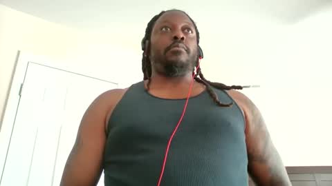 Allniteluvr online show from May 2026 01:28:01 PM