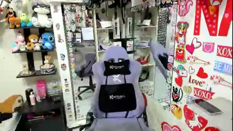 Snapshot of allsson_miller chatting on June 2026 12:21:02 AM allsson_miller online show from June 2026 12:21:02 AM