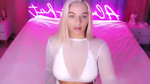 AlwaysHot online show from November 2025 02:25:02 AM