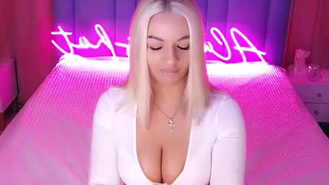 AlwaysHot online show from December 2025 02:05:02 AM