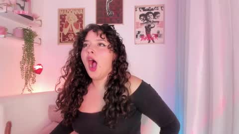 Snapshot of ally_belle chatting on May 2026 12:16:01 AM Ally Belle online show from May 2026 12:16:01 AM