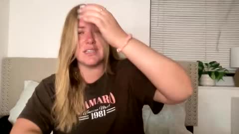 Snapshot of allyanalangel chatting on February 2026 12:28:01 AM allyanalangel online show from February 2026 12:28:01 AM