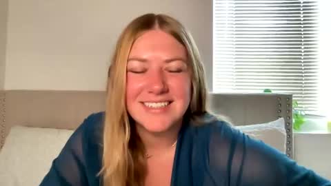 Snapshot of allyanalangel chatting on February 2026 06:25:02 PM allyanalangel online show from February 2026 06:25:02 PM