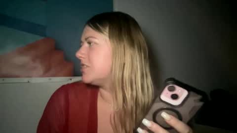 Snapshot of allyanalangel chatting on February 2026 07:20:01 AM allyanalangel online show from February 2026 07:20:01 AM