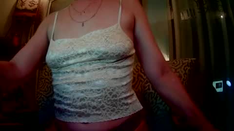 Snapshot of allycat4xoxo chatting on June 2026 01:43:02 AM allycat4xoxo online show from June 2026 01:43:02 AM