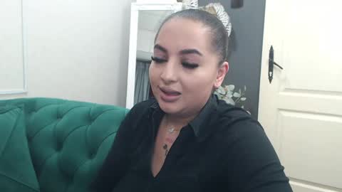 Snapshot of allyiah chatting on April 2026 06:25:01 PM online show from April 2026 06:25:01 PM