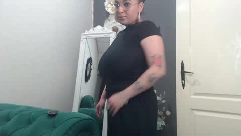 Snapshot of allyiah chatting on May 2026 02:46:01 PM online show from May 2026 02:46:01 PM