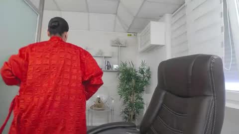 Snapshot of allyiah chatting on May 2026 01:41:02 PM online show from May 2026 01:41:02 PM
