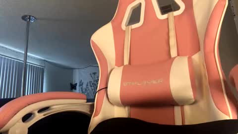 Ally Girl In Her Ally World online show from November 2025 06:29:02 PM